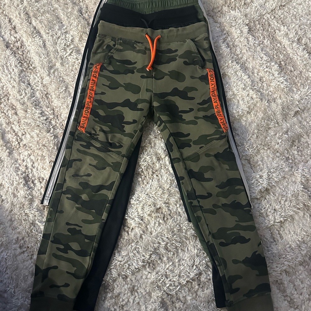 Boys Sweatpants sizes 6-8